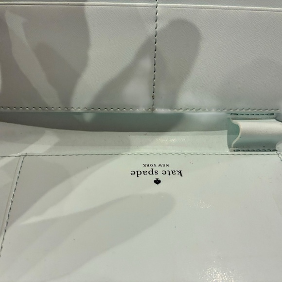 Kate Spade New York "Out of Office" wallet, - Picture 3 of 12